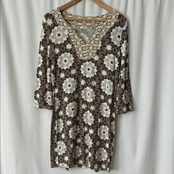 Boden Dresses & Skirts - Boden Pretty Boho Tan/Navy Floral 3/4 Sleeve Patterned Midi Dress **Size 10** 🌸🌸